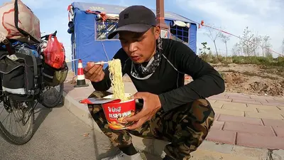 金蝴蝶的蜕变：穿越戈壁滩